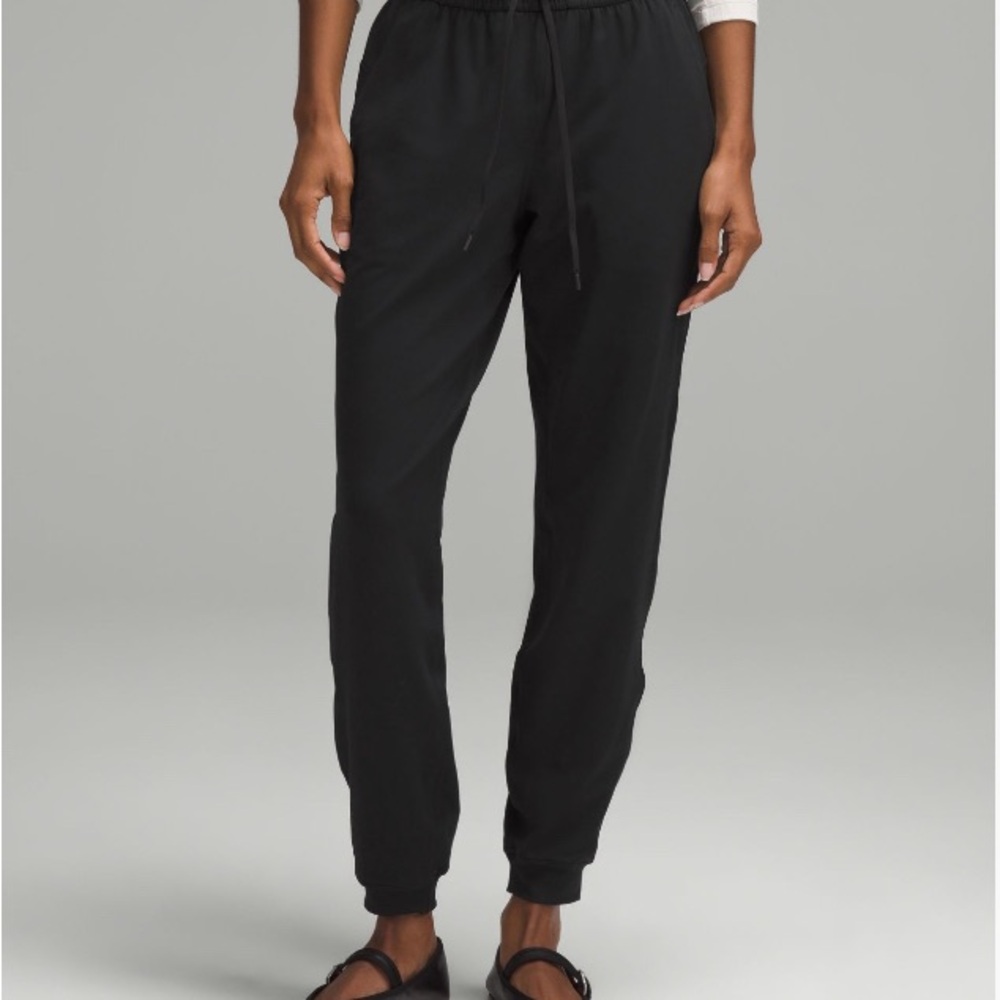 Soft Jersey Mid-Rise Classic-Fit Women’s  Jogger Pants